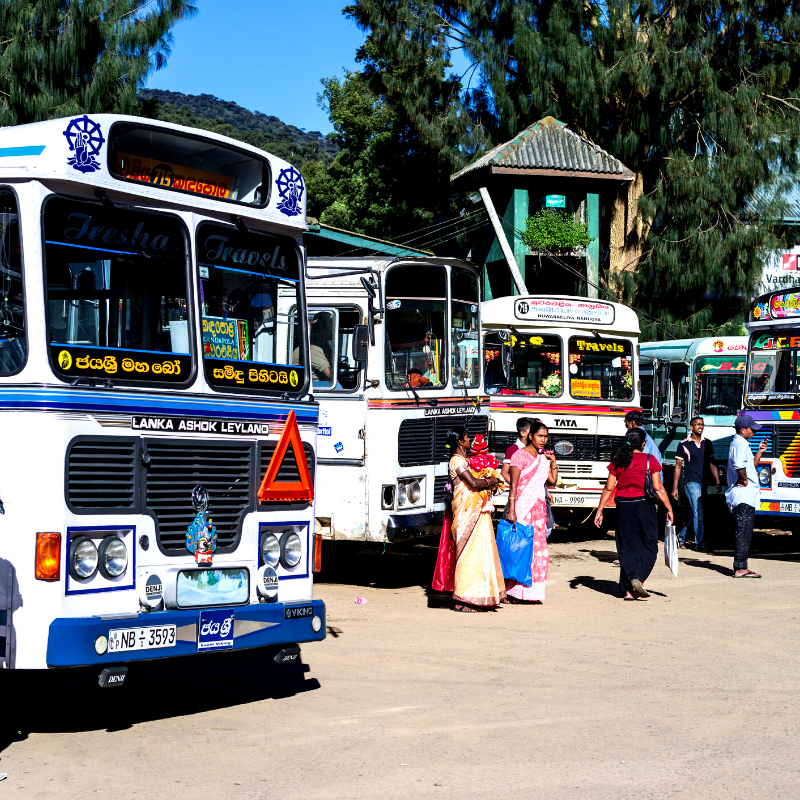 සල්ලි යටකරන් එකතැන දුවන අපේ ප්‍රවාහනය